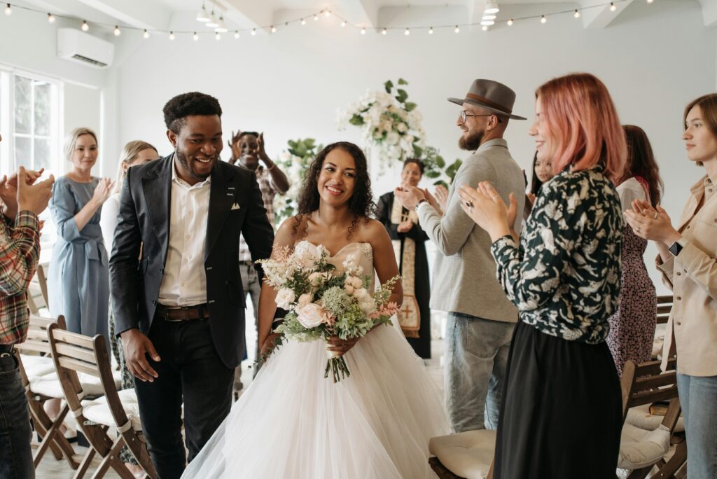 Looking to elope in Austin? Discover the ultimate guide to elopements and micro weddings in Texas's capital city. Learn about beautiful venues, legal requirements, and unique planning ideas. Click to find out!