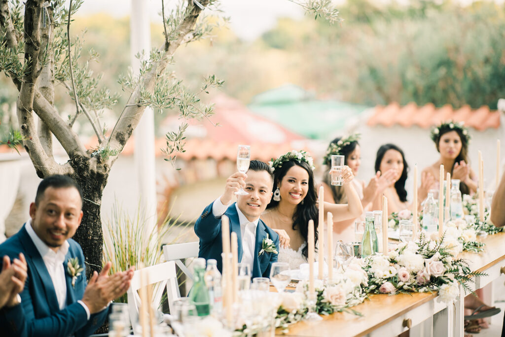 Looking to elope in Austin? Discover the ultimate guide to elopements and micro weddings in Texas's capital city. Learn about beautiful venues, legal requirements, and unique planning ideas. Click to find out!